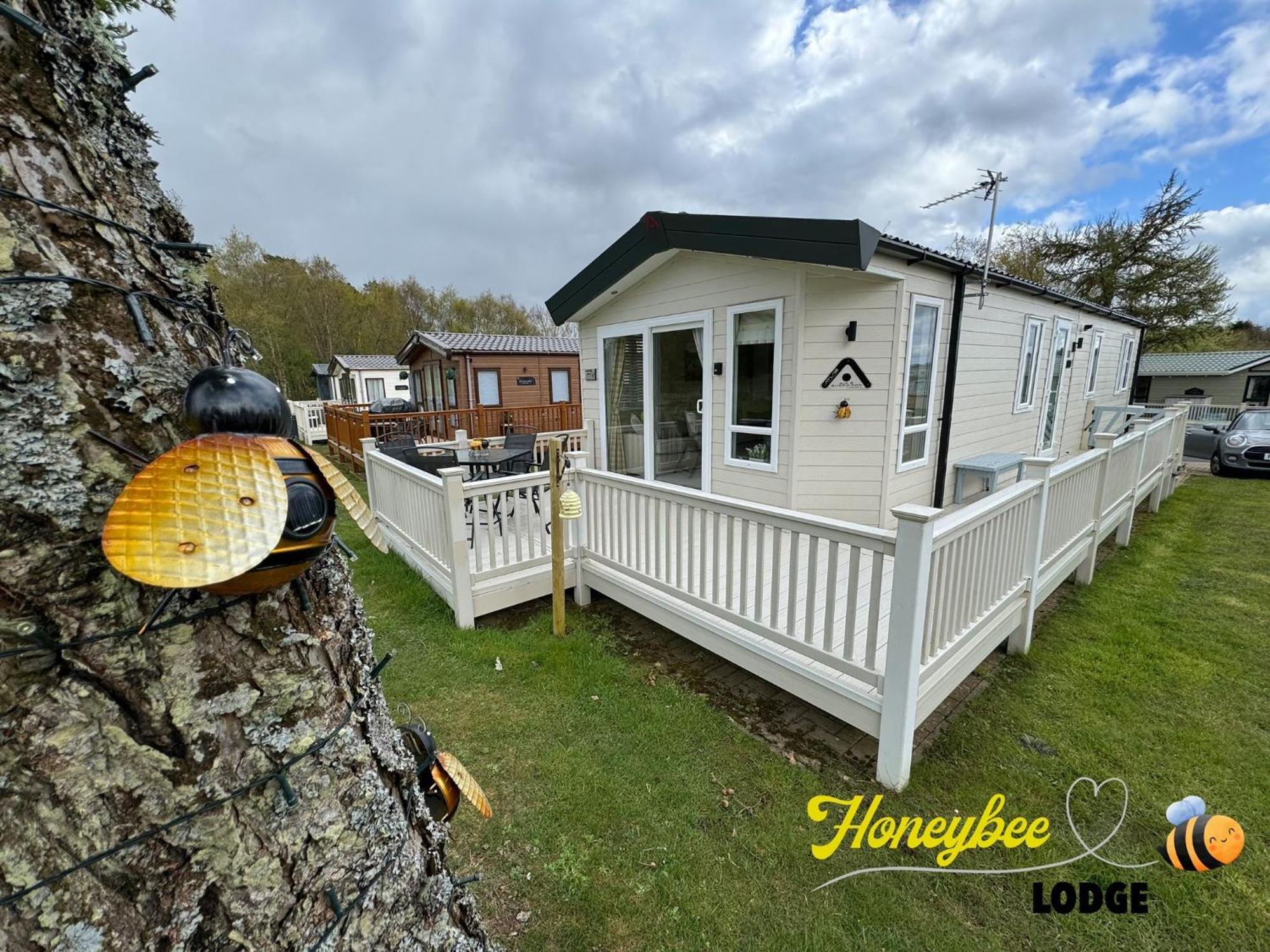 Honeybee Lodge Morpeth Exterior photo